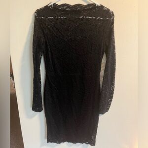 Short lace black dress